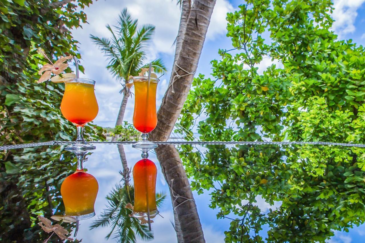Barefoot Kuata Island Resort ภายนอก รูปภาพ