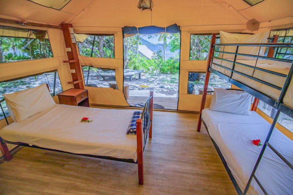 Barefoot Kuata Island Resort ภายนอก รูปภาพ