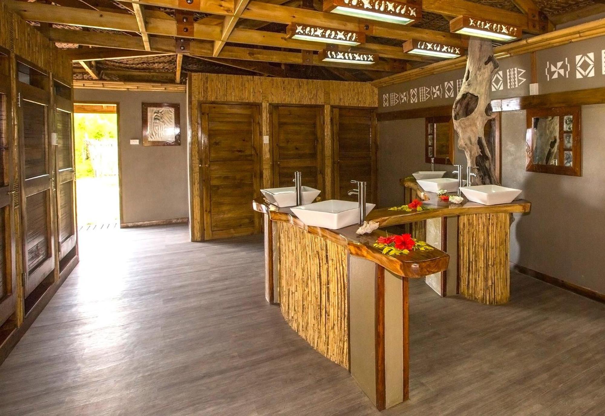 Barefoot Kuata Island Resort ภายนอก รูปภาพ
