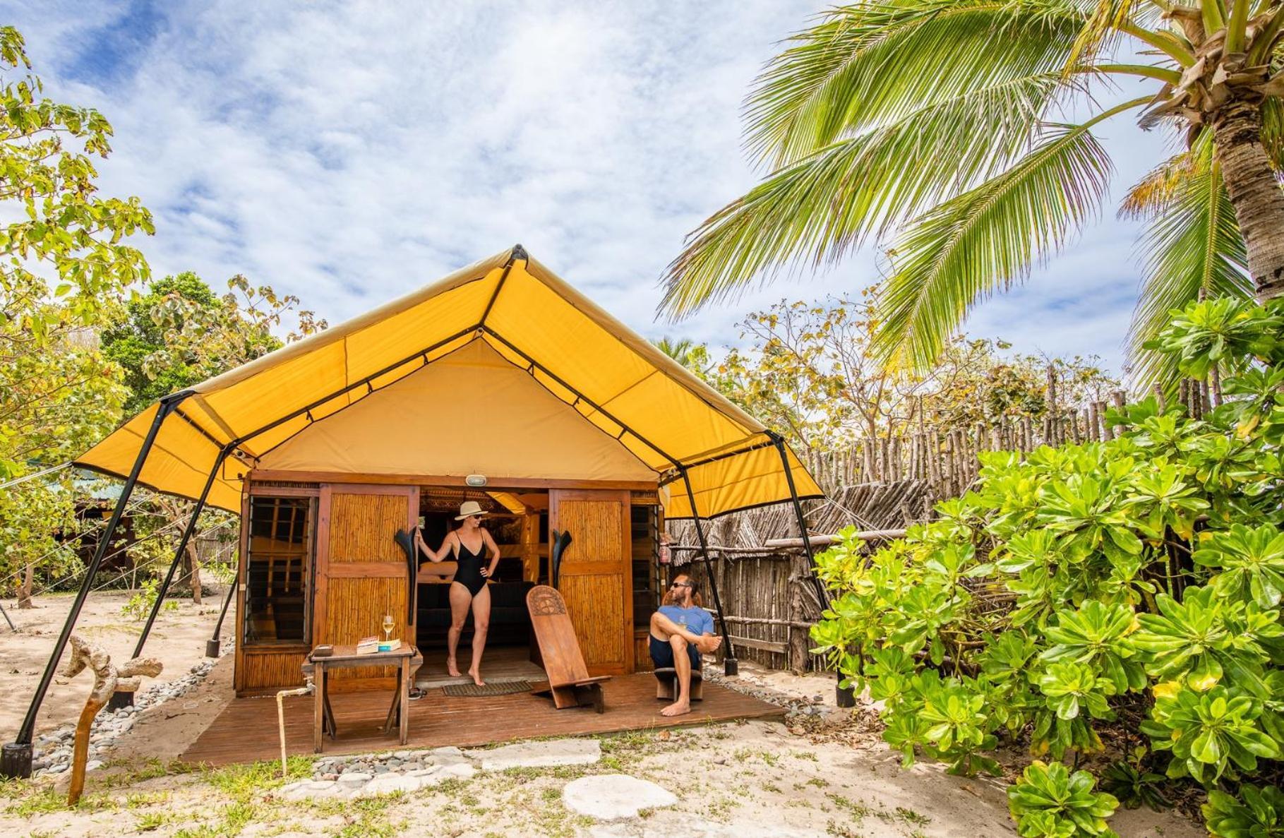 Barefoot Kuata Island Resort ภายนอก รูปภาพ