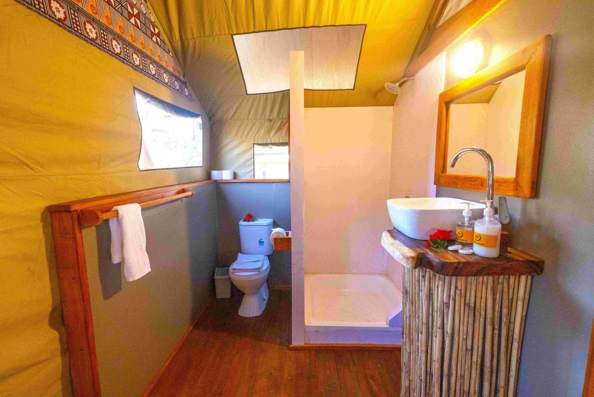 Barefoot Kuata Island Resort ภายนอก รูปภาพ
