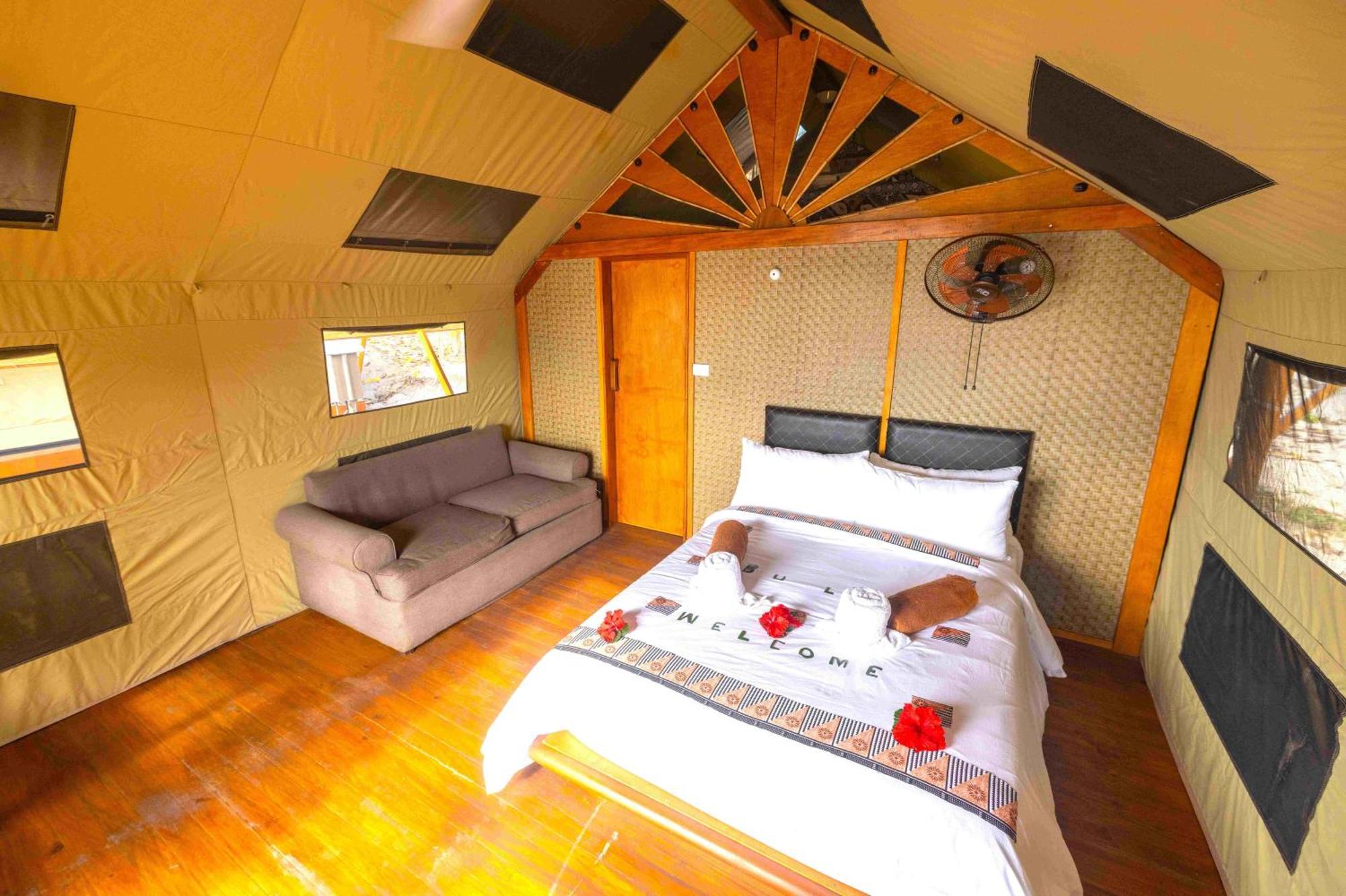 Barefoot Kuata Island Resort ภายนอก รูปภาพ