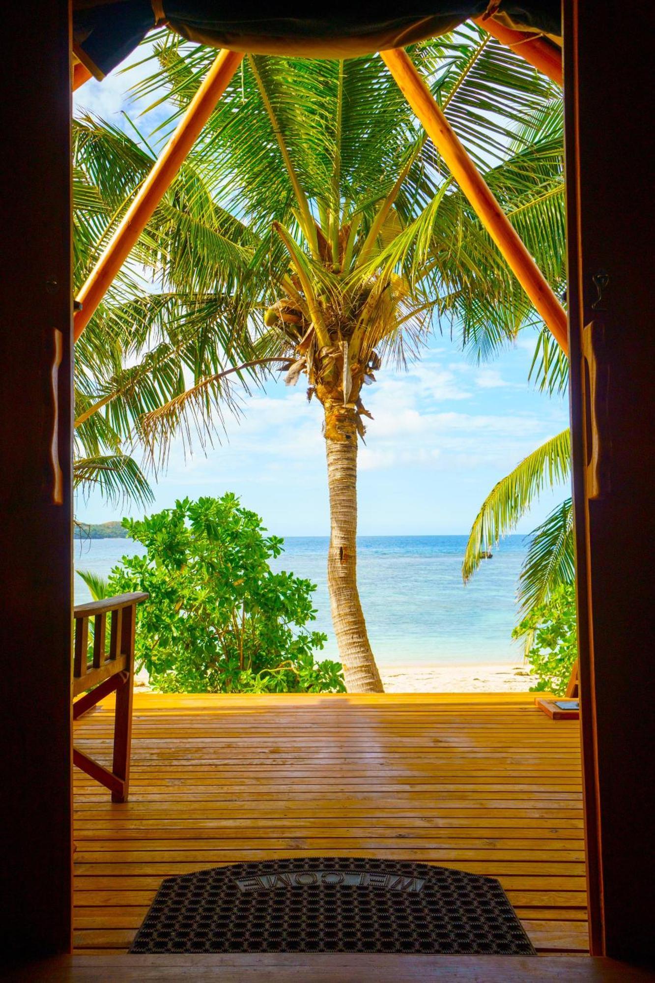 Barefoot Kuata Island Resort ภายนอก รูปภาพ